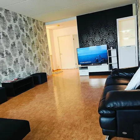 Hervanta Condo, Cozy And Luxurious, 8km From Town Τάμπερε